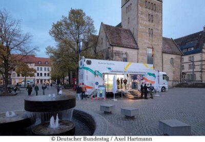 Infomobil des Bundestags kommt: Virtueller Rundgang und Fotowand (Bild vergrößern)