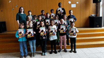 Meldung: Plakatmalwettbewerb zum Weihnachtsmärchen Klasse 3c
