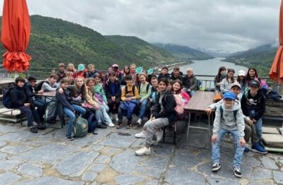Juchu! Heute geht es endlich auf Klassenfahrt! (Bild vergrößern)