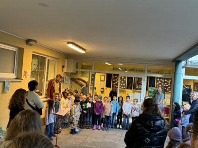 "Tag der offenen Tür", viele "kleine" und "große" Besucherinnen und Besucher folgten der Einladung (Bild vergrößern)