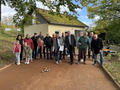 Meldung: In Holzhausen entsteht eine neue Fläche für Boule und Dorffeste