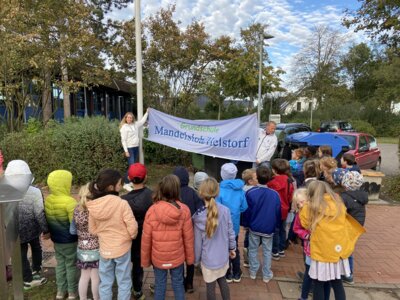 Meldung: Neue Schulfahne