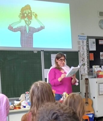 Meldung: Kinder tauchen in die Lebenswelt einer Autorin ein