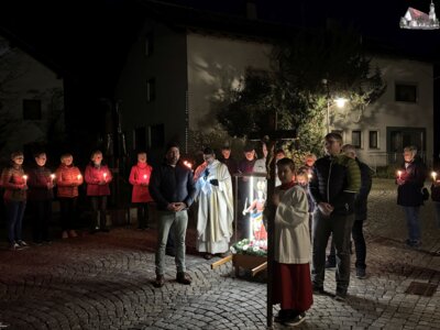 Lichterprozession Miltach 2024 (Bild vergrößern)