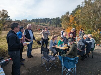 Foto zur Meldung: Im Einsatz für die Wulmstorfer Heide