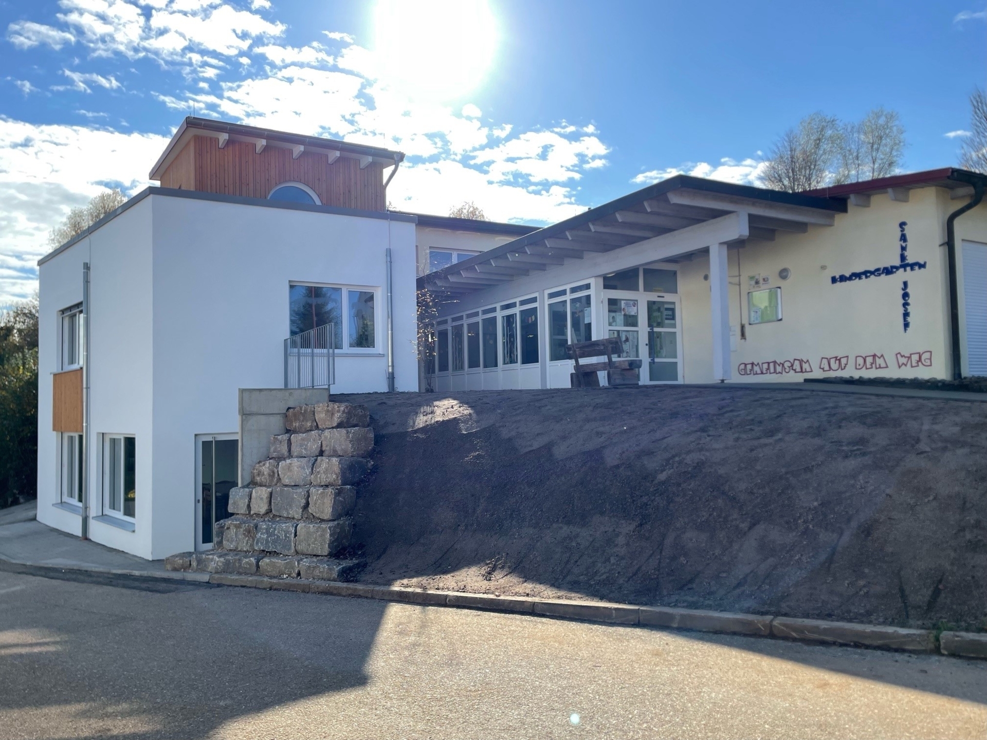 Feierliche Einweihung des erweiterten Kindergartens St. Josef in ...