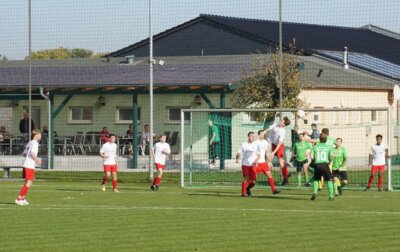 VfB viele Fehler - Wacker II nutzt das
