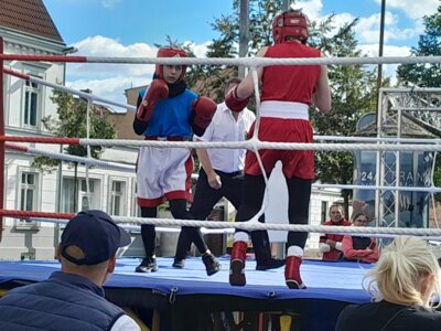Foto zur Meldung: Boxclub Redtel mit Vanessa Strecker bei den Deutschen Meisterschaften der U 18