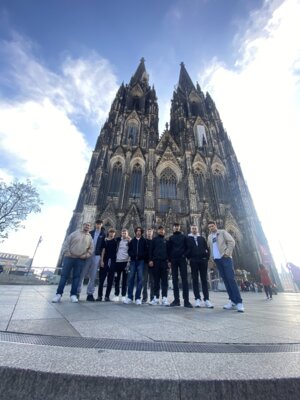 H9PUSCH besucht die Domstadt Köln (Bild vergrößern)