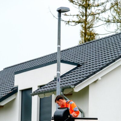 Die Laternen im Gemeindegebiet werden weiter auf LED umgestellt. Hier eine Leuchte in Destedt. Foto: Frank Schildener