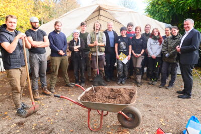 Foto zur Meldung: Deutsch-polnisches Grabungscamp – Erkenntnisse über römisches Heiligtum unter dem Barockgarten des Edelhauses in Schwarzenacker