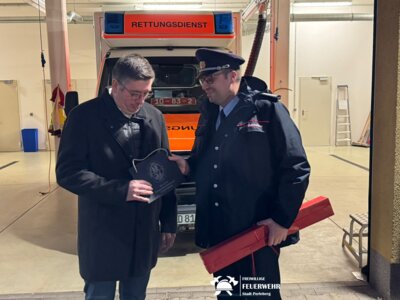 Foto zur Meldung: Gratulation zur Übergabe des neuen Anbaus