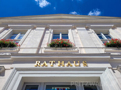 Das Einwohnermeldeamt im Rathaus hat ab Montag wegen einer technischen Umstellung veränderte Öffnungszeiten. Foto: Beate Vogel/Stadt Pritzwalk (Bild vergr&ouml;&szlig;ern)