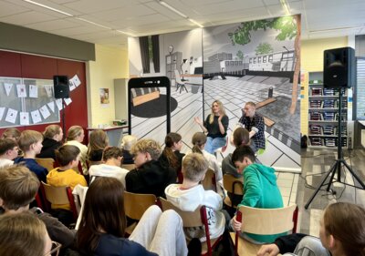 Meldung: Theaterstück "All you need is" regt zum Nachdenken an: Suchtprävention für die 7. Klassen
