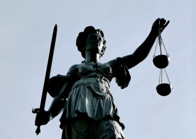 Meldung: Streit um Abwerbeversuche von Mitarbeitern