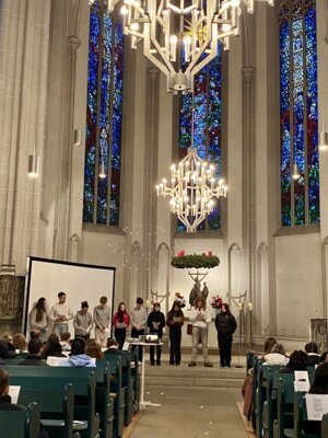 Gottesdienst am 14.12.22 – „Ein Licht in die Welt tragen“ (Bild vergrößern)