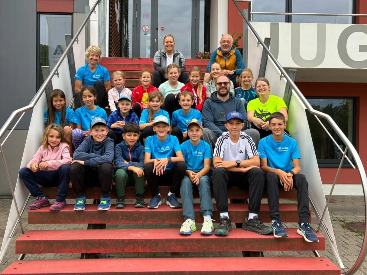 Alle Teilnehmer vor der Jugendherberge Bad Urach