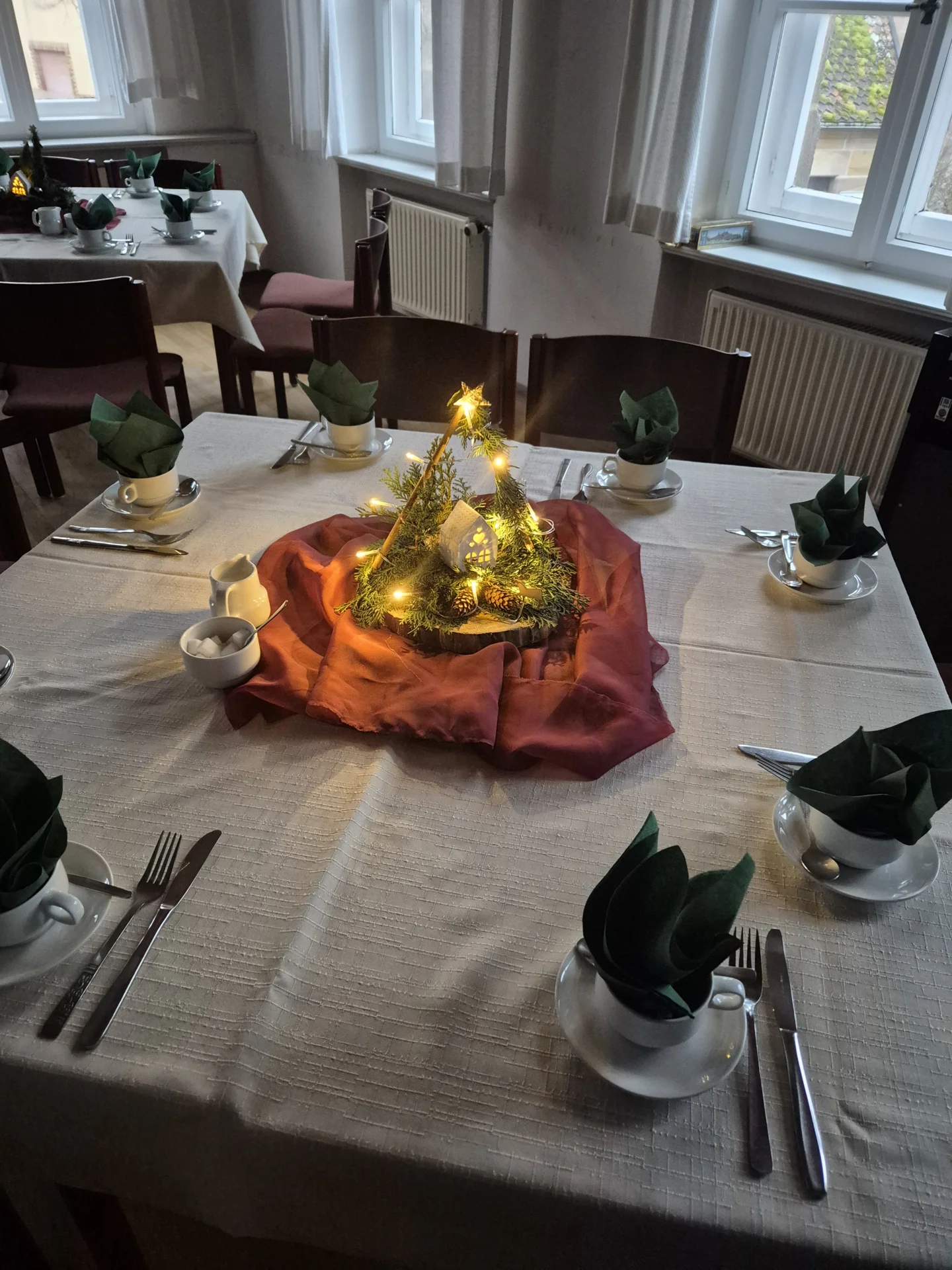 Tisch 1