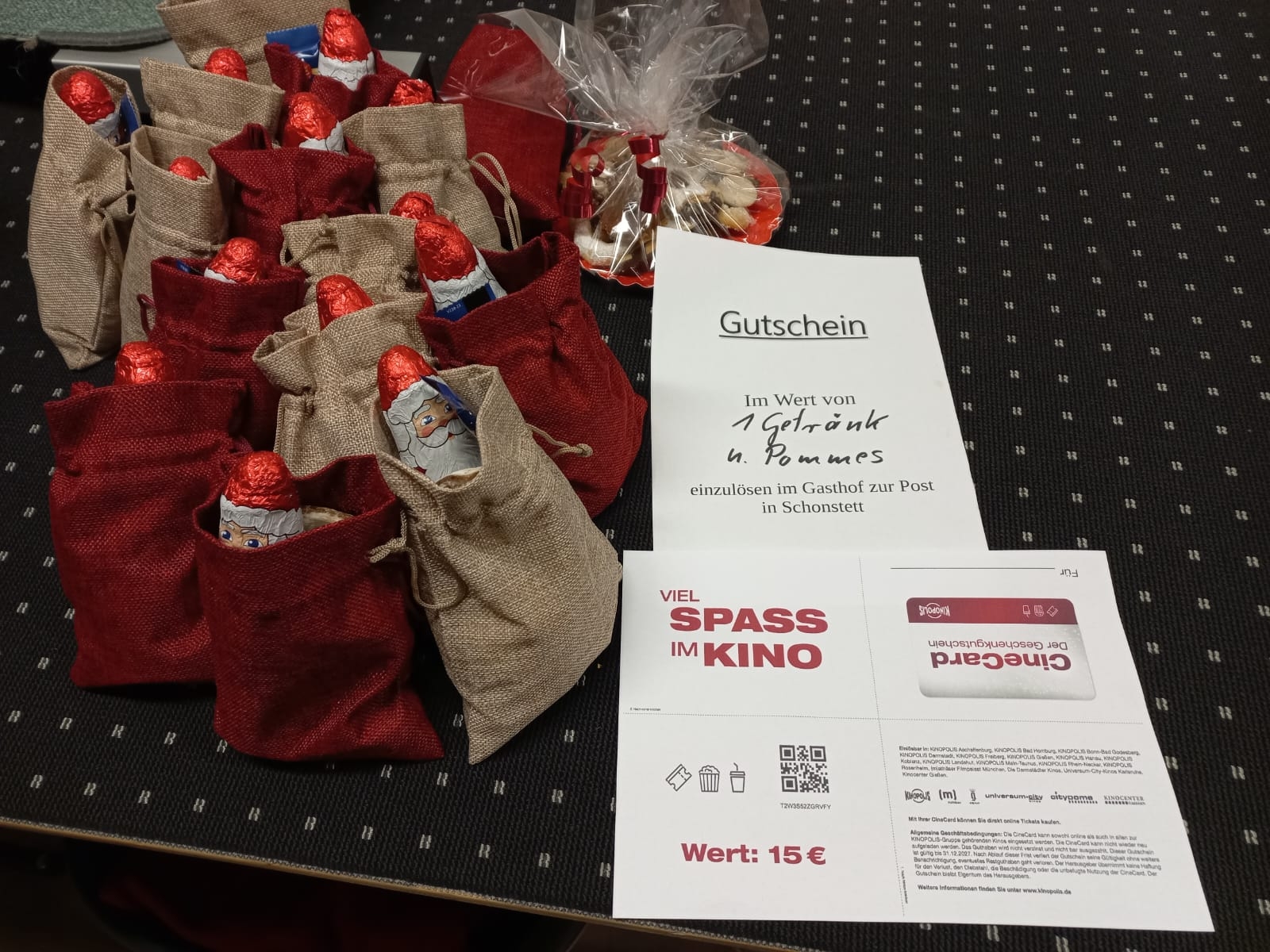 Christbaumkugelschießen