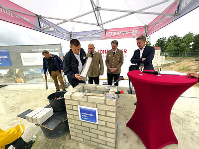 csm_KitaMarwitz_Grundsteinlegung_Huelseversenken_05082025_f8f8fe3307