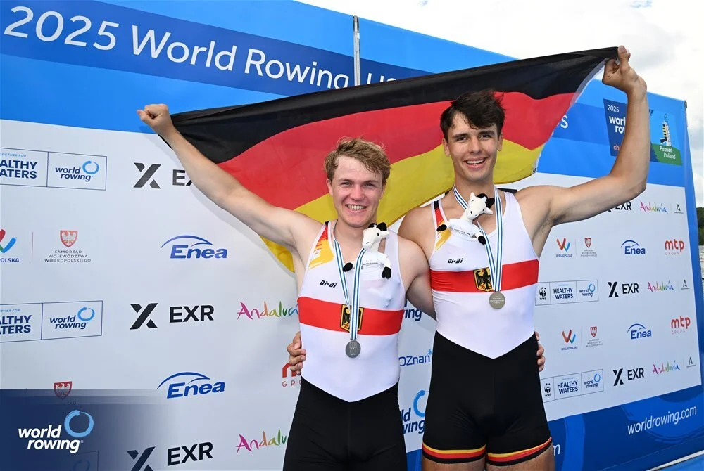 Timo-Strache-L-und-Ole-Hohensee-R-freuen-sich-ueber-Silber-bei-der-U23-WM-in-Poznan_Foto_Det