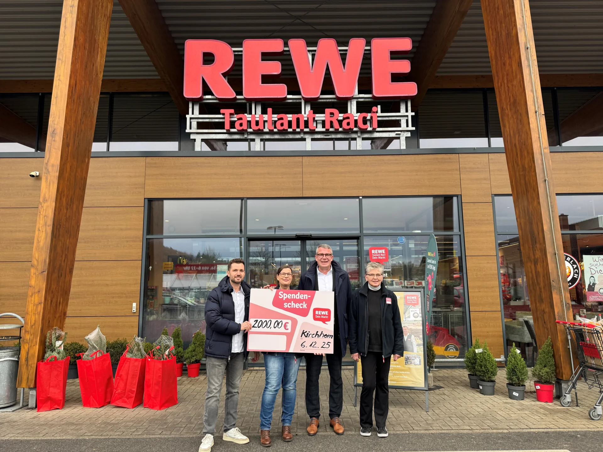 Spendenaktion im REWE Kirchheim