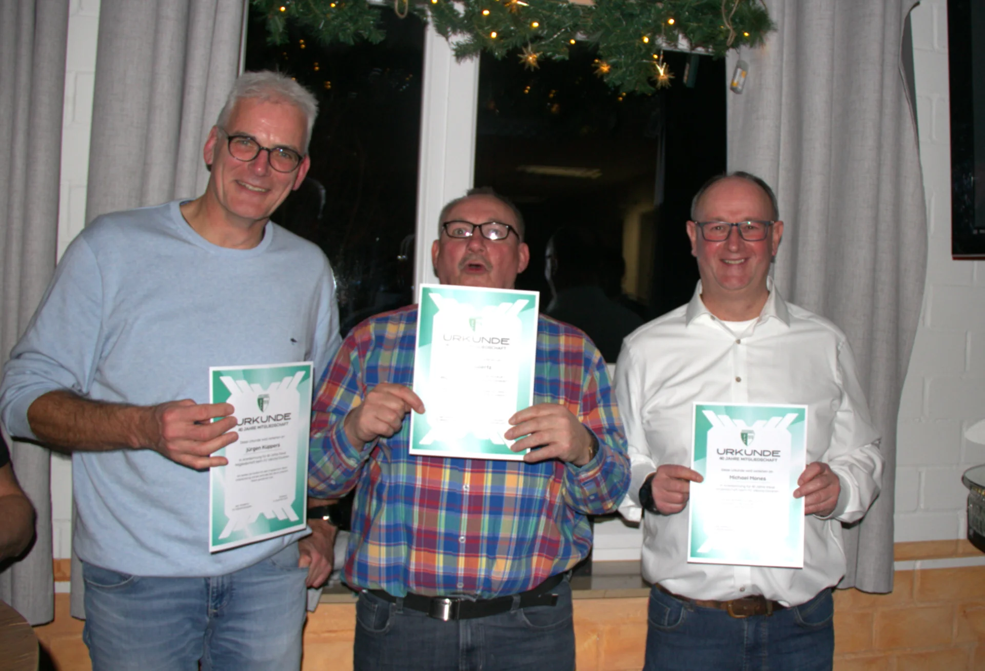 40 Jahre Treue: Jürgen Küppers, Jakob Görtz, Michael Mones (v. l.)