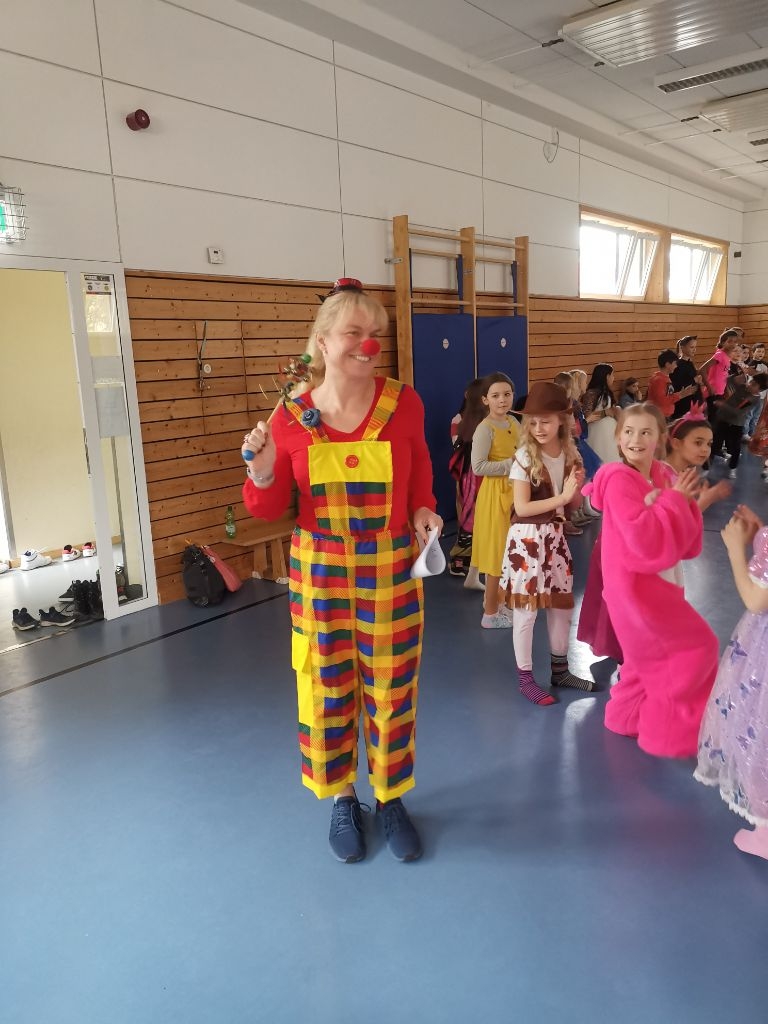 Faschingsparty in der Turnhalle