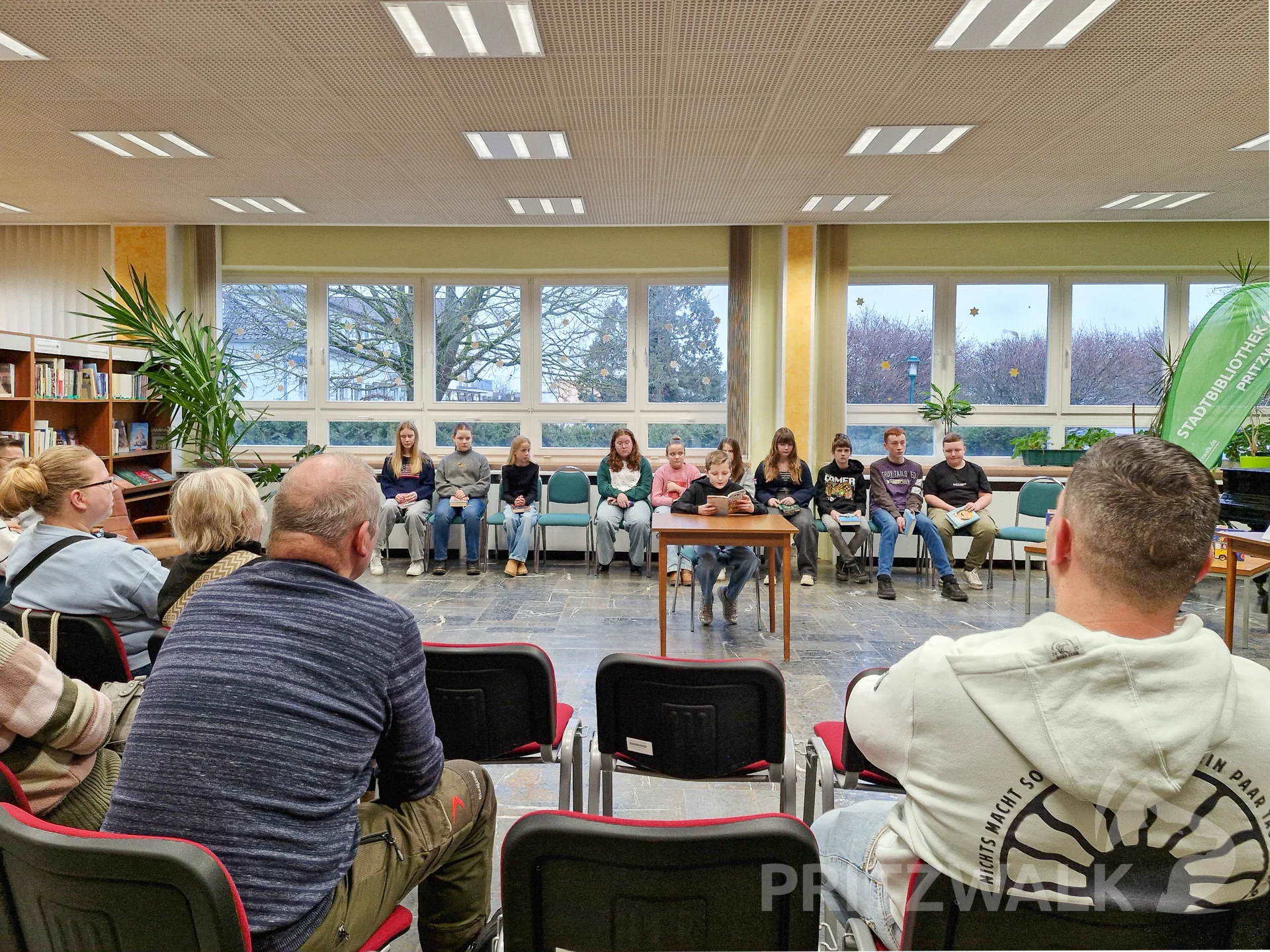 Die Vorleser und Vorleserinnen wurden von ihren Familien begleitet. Foto: Stadt Pritzwalk
