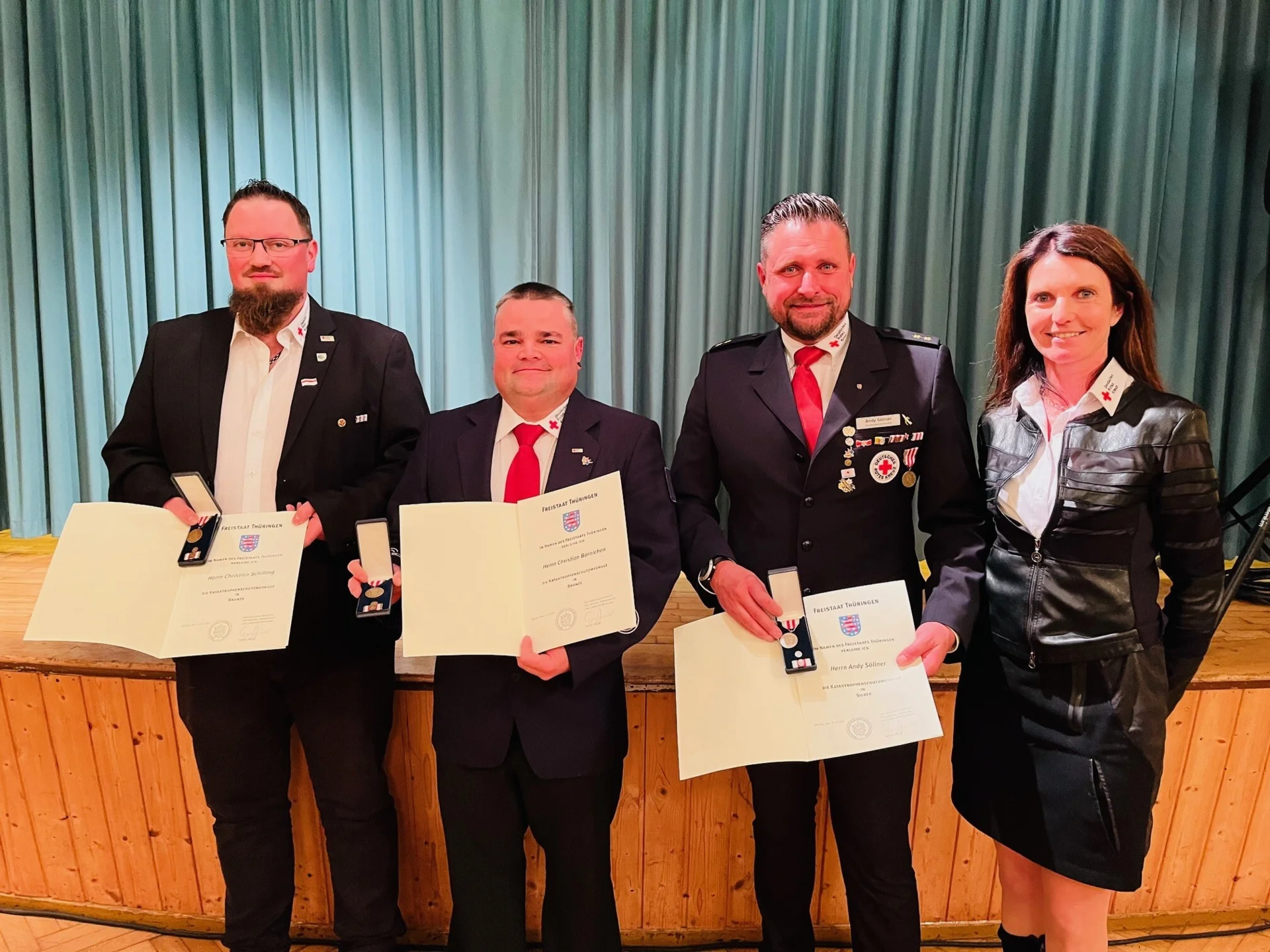 Auszeichnung der Kameraden des DRK mit der Katastrophenschutzmedaille