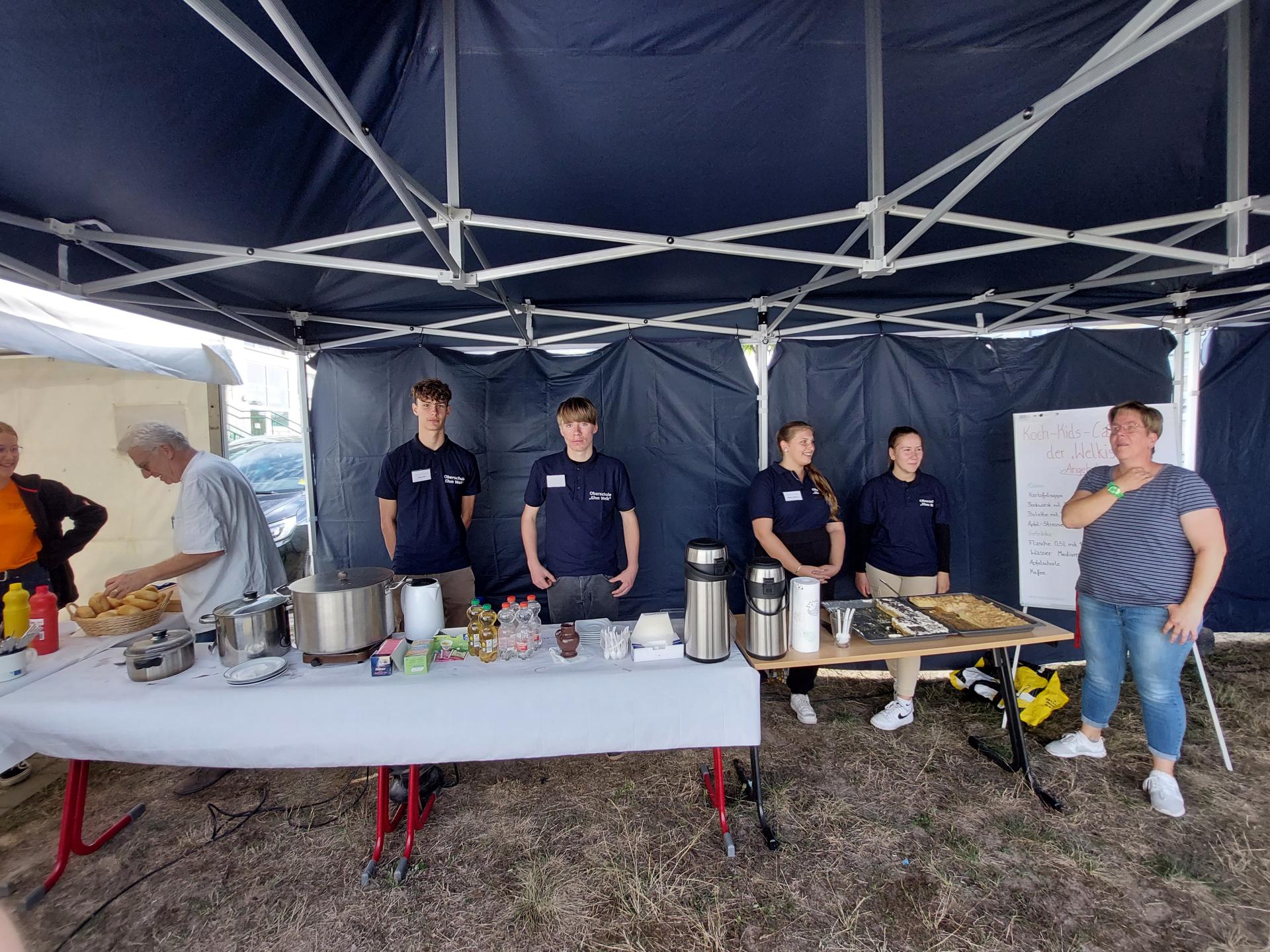 Die Koch-AG hat die kulinarische Versorgung während der Messe übernommen. Foto: Stadt Lübbenau/Spreewald