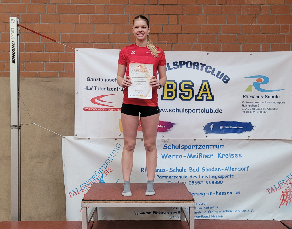 Lena Stichnoth (SV Espenau) gewann überraschend im Kugelstoßen und Hürdensprint.