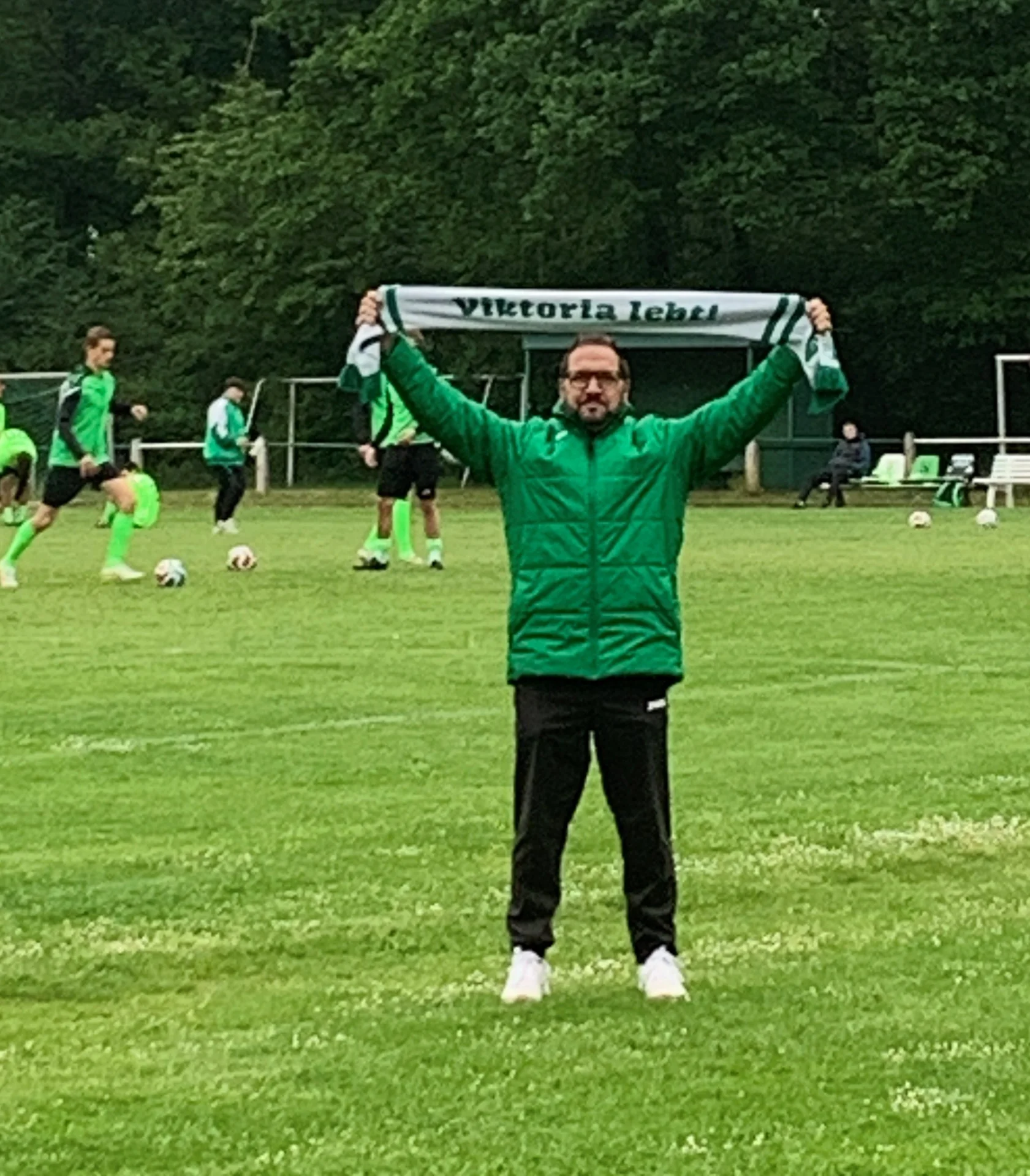 Optimismus vor Spielbeginn: Quappo Marcos mit dem richtigen Motto im Abstiegskampf.