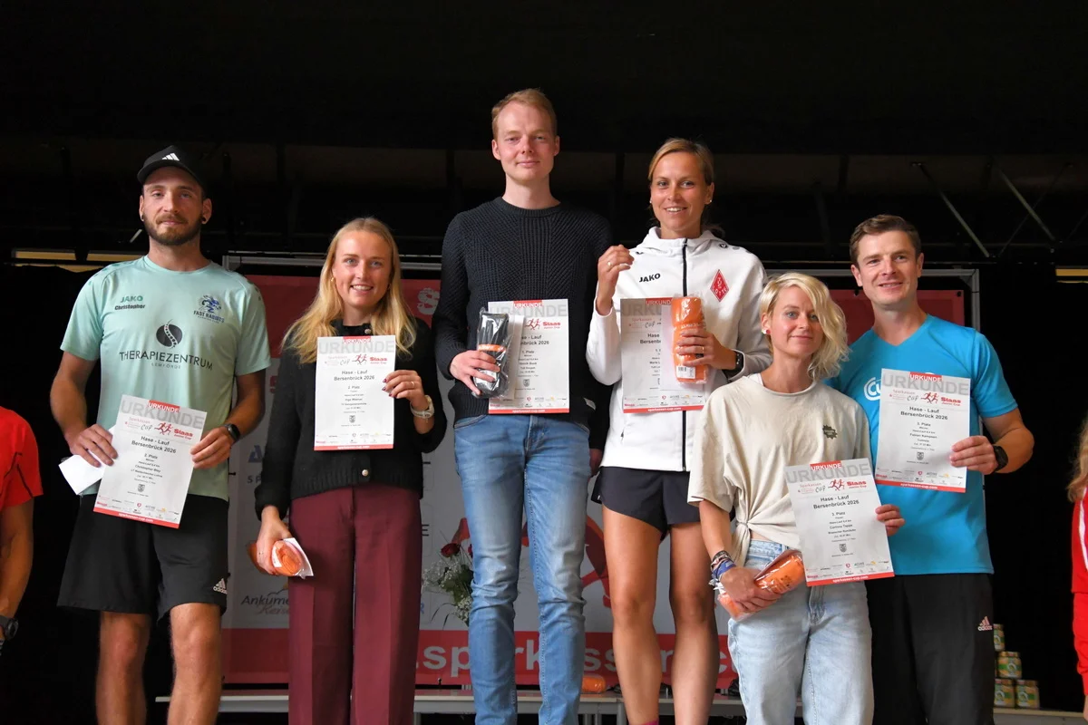 Siegerinnen und Sieger über die 9,4 km lange Strecke.  (Foto: Reinhard Rehkamp)