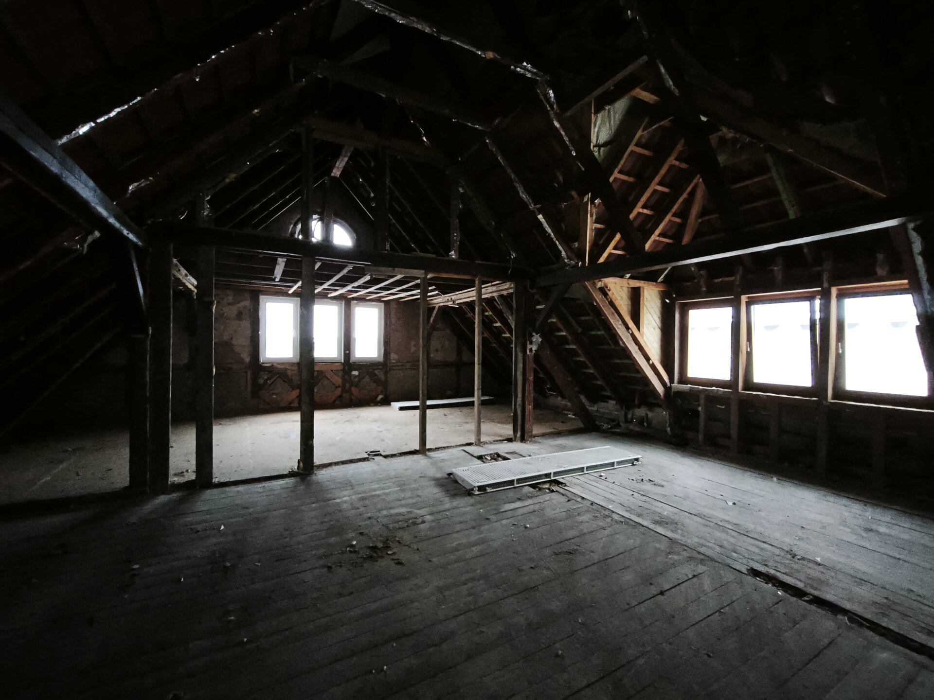 Sitzungszimmer/Trauzimmer und Archiv