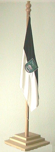 1990-Flagge S-W R Tisch
