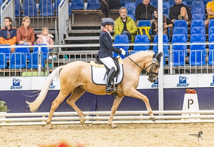 700x480-crop-90-mandyhollmannphotographie_0p2a5596_nutzung_social_media_original__bc59b8d3_2
