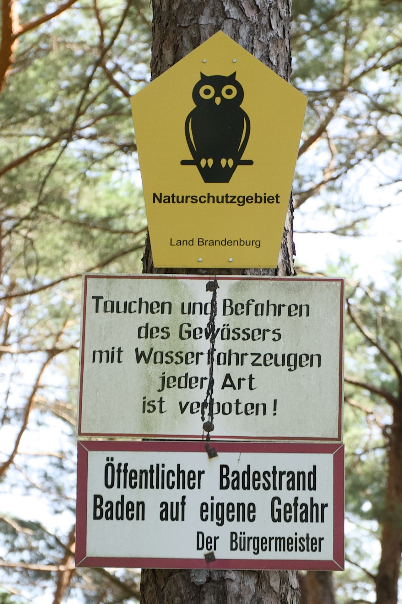 Hinweisschild im Naturschutzgebiet. Foto: Peter Mittwoch