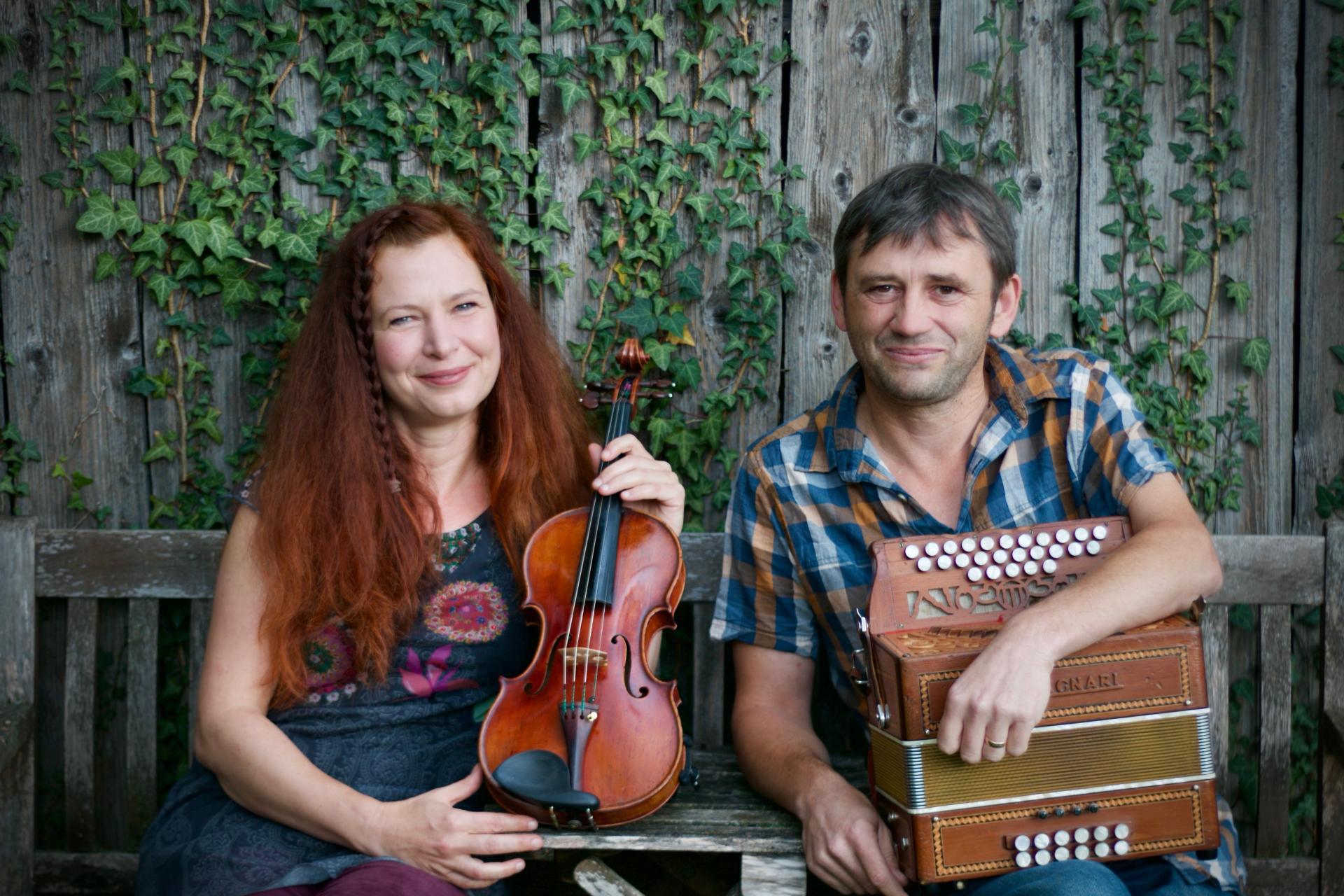 Andy Cutting und Gudrun Walther schlagen eine Brücke von der Musik der britischen Inseln zu deutschen Folk-Traditionen