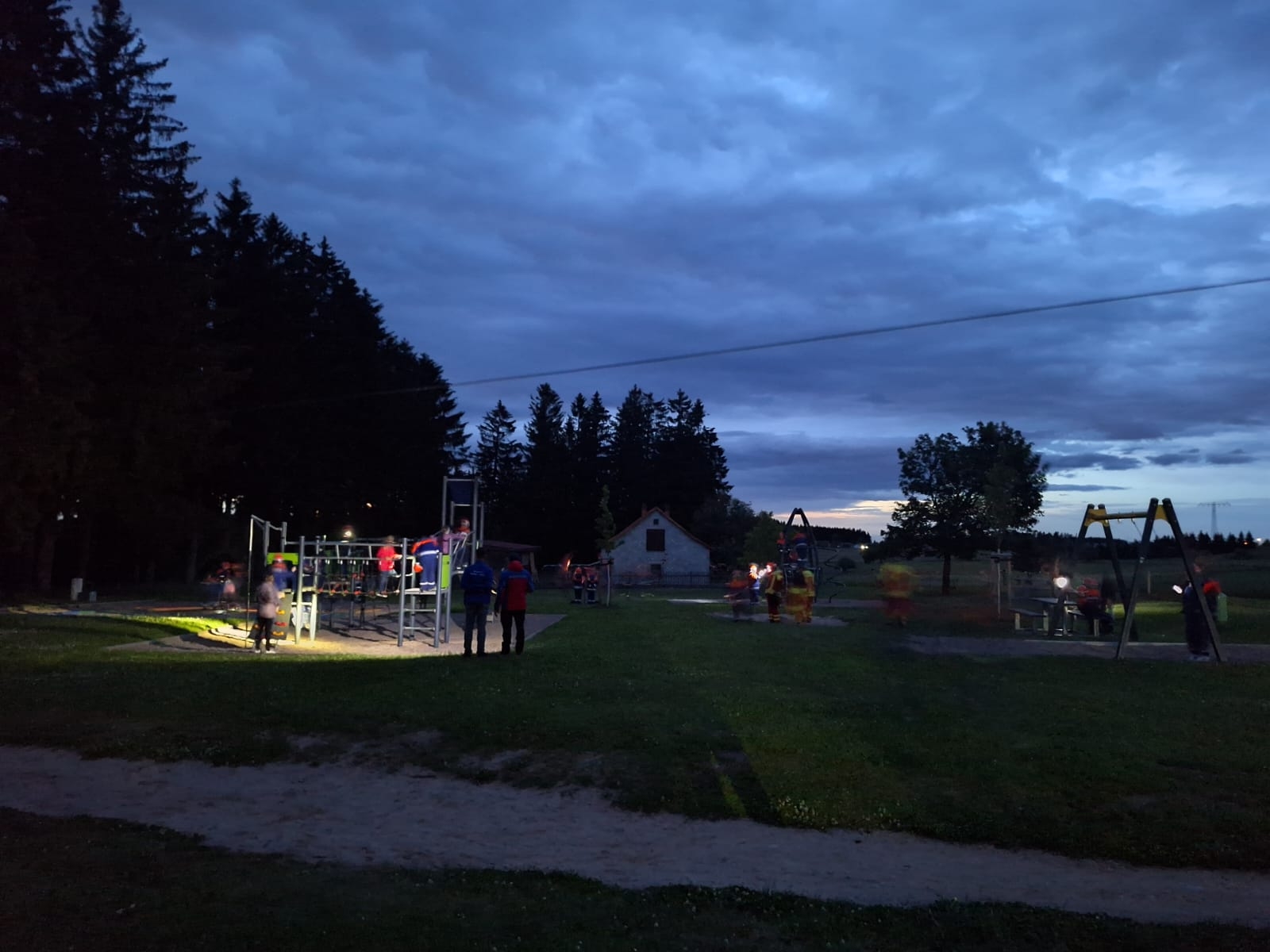 Nachtwanderung auf dem Spielplatz Am Bau