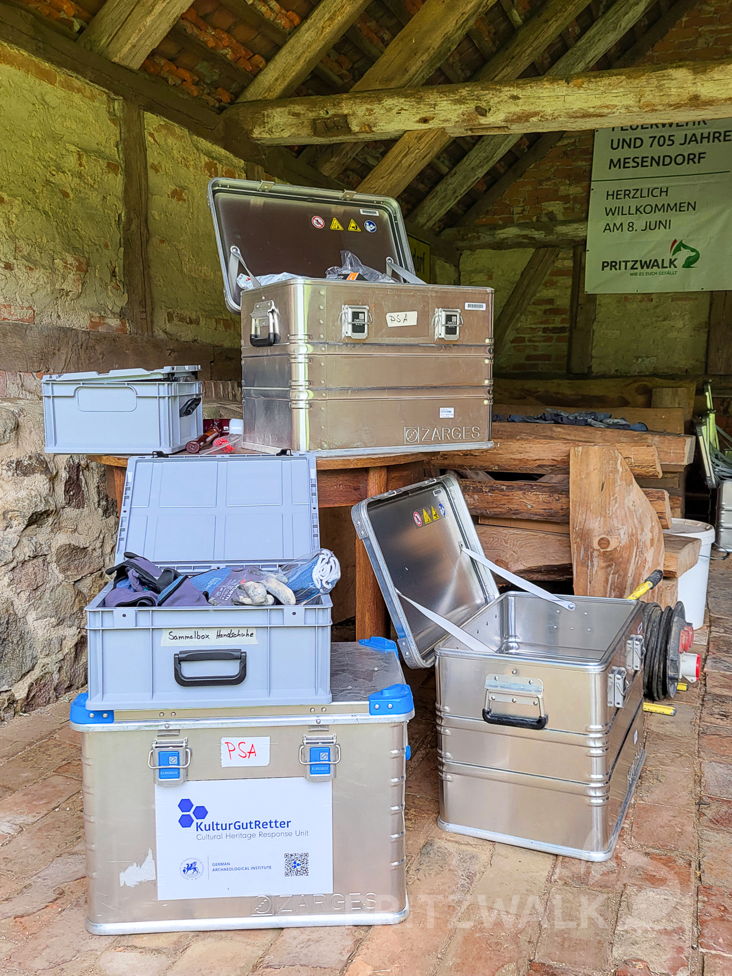 Technik und Material sind fertig für den Auslandseinsatz verpackt. Foto: Stadt Pritzwalk