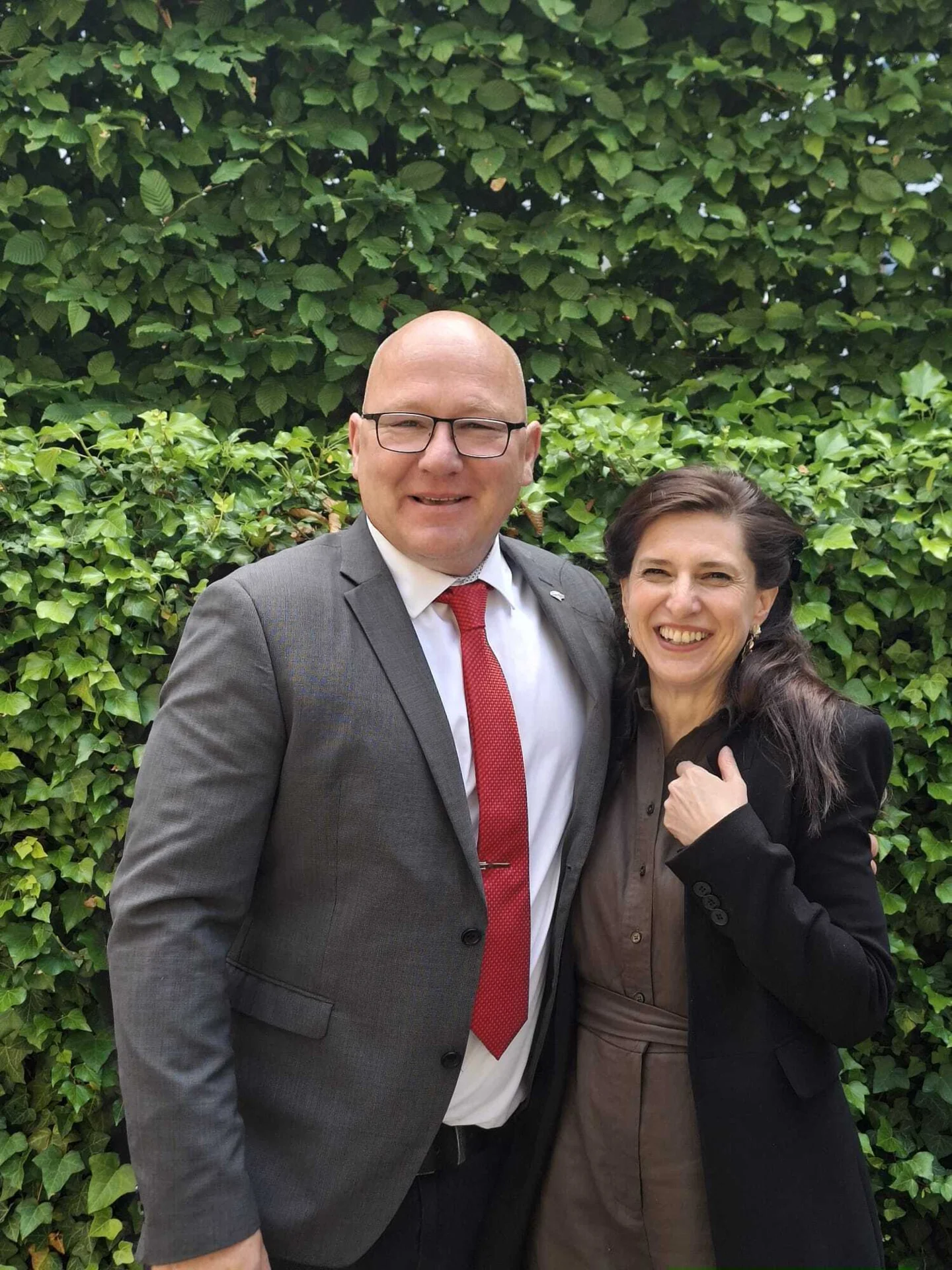 Bürgermeister Jörg Bauer (li) und Daniela Danz