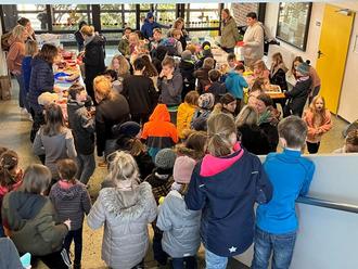 Grundschule Höhn - Schulkiosk zugunsten der Erdbebenopfer
