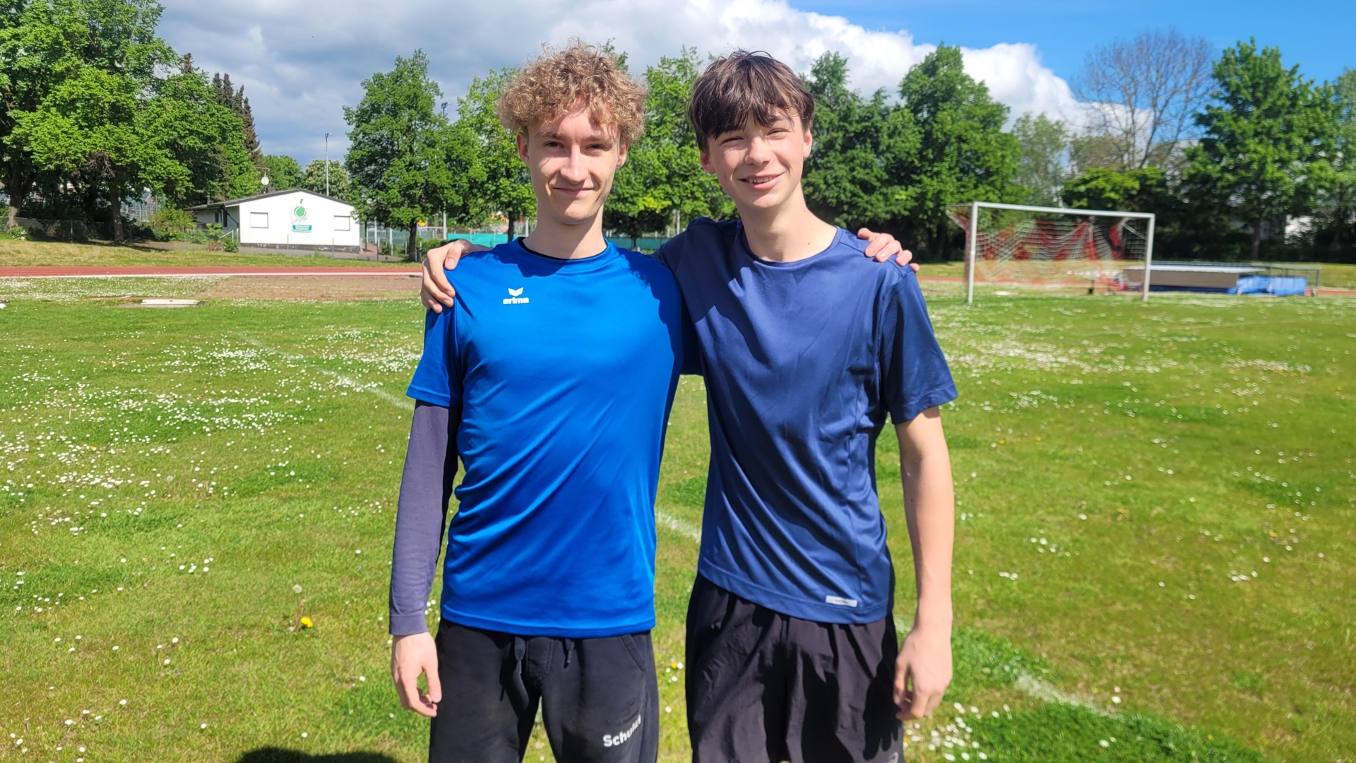 800m-Sieger bei den Männern sowie in der männlichen U18 wurden Tom Schulz (links) und Hannes Rittner.