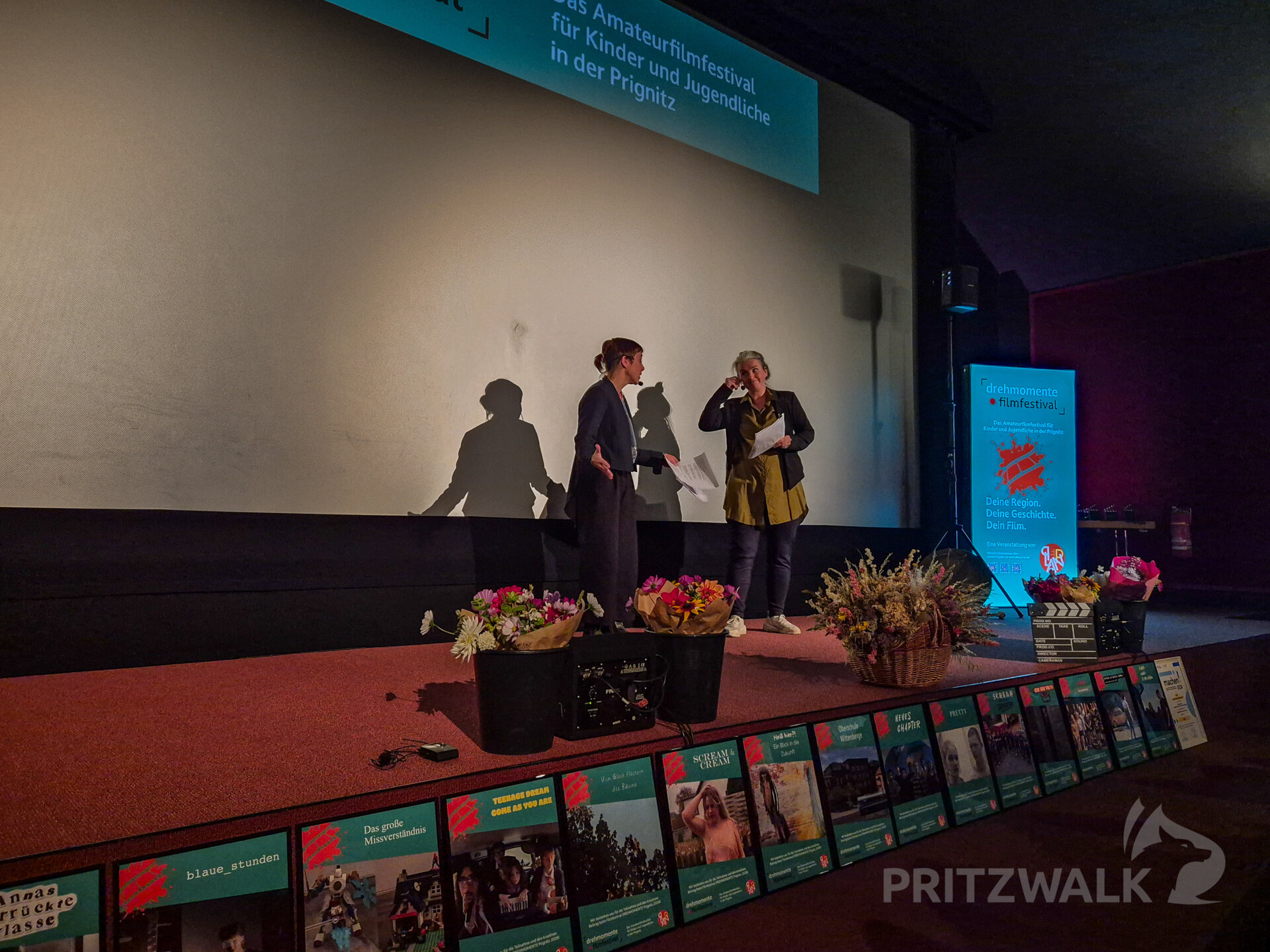 Durch den Nachmittag führten die Moderatorinnen Maria und Elise. Foto: Stadt Pritzwalk