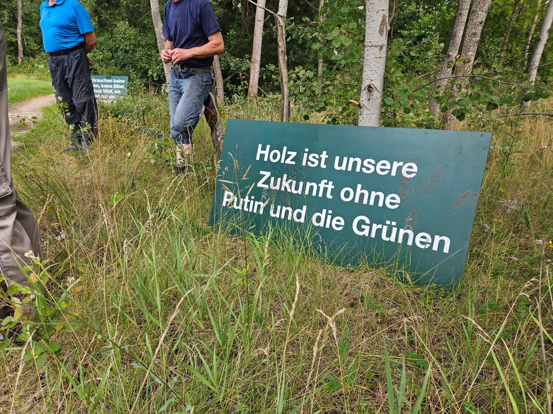 Proteste gegen Wildnisausweisung im Spreewald - das Transparent stammt vom Schlepziger Kahnkorso. Foto: Dörthe Ziemer