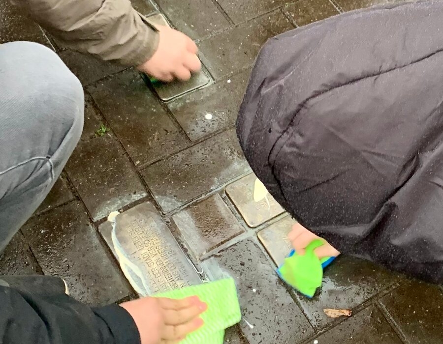 Stolpersteine putzen