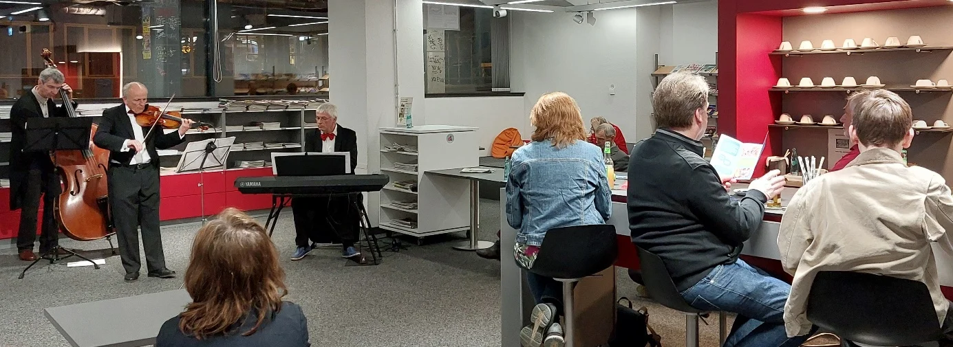 Musik ist ein fester Bestandteil des Programms (Foto:Busse)