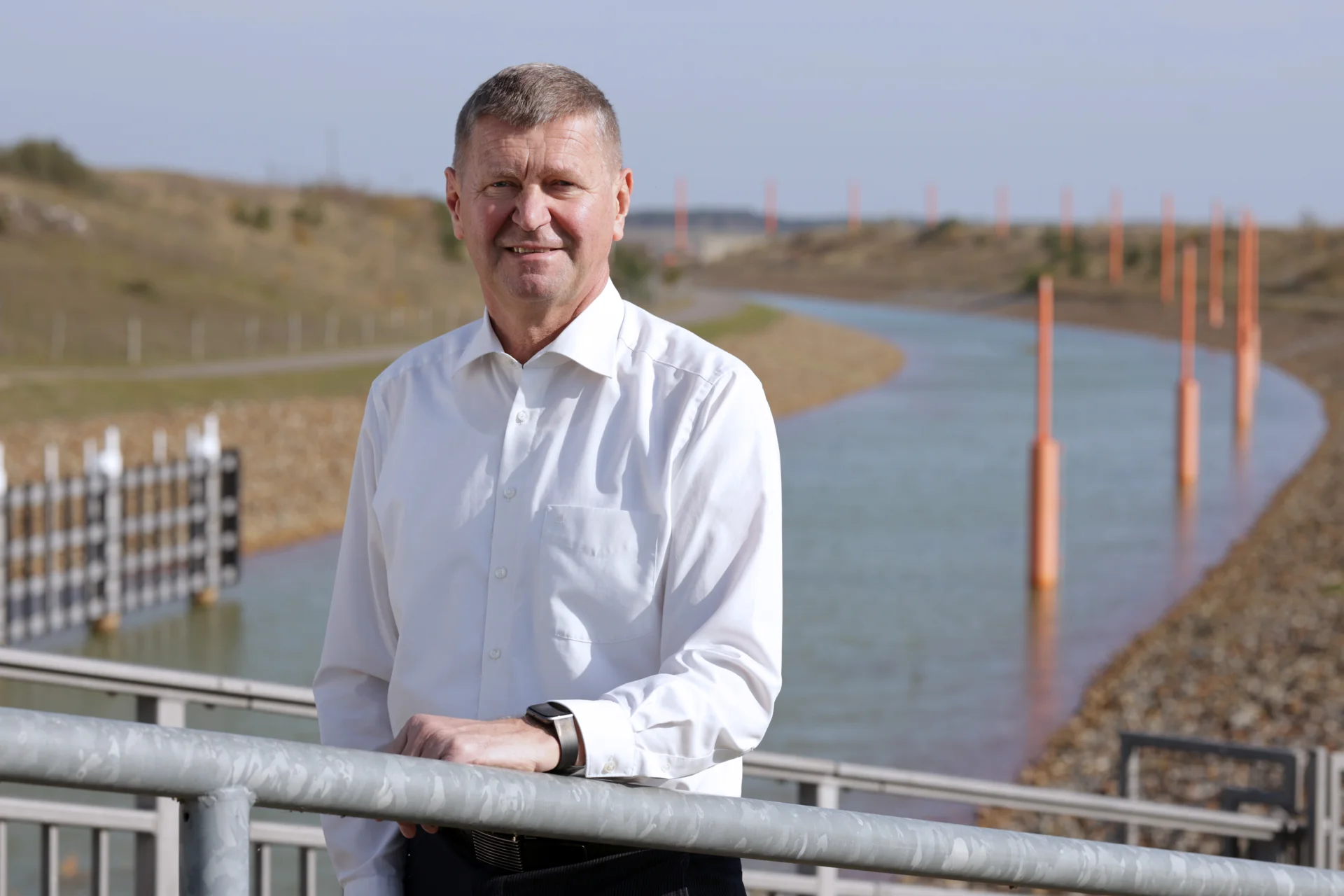 Foto: Landrat Sigurd Heinze am Überleiter