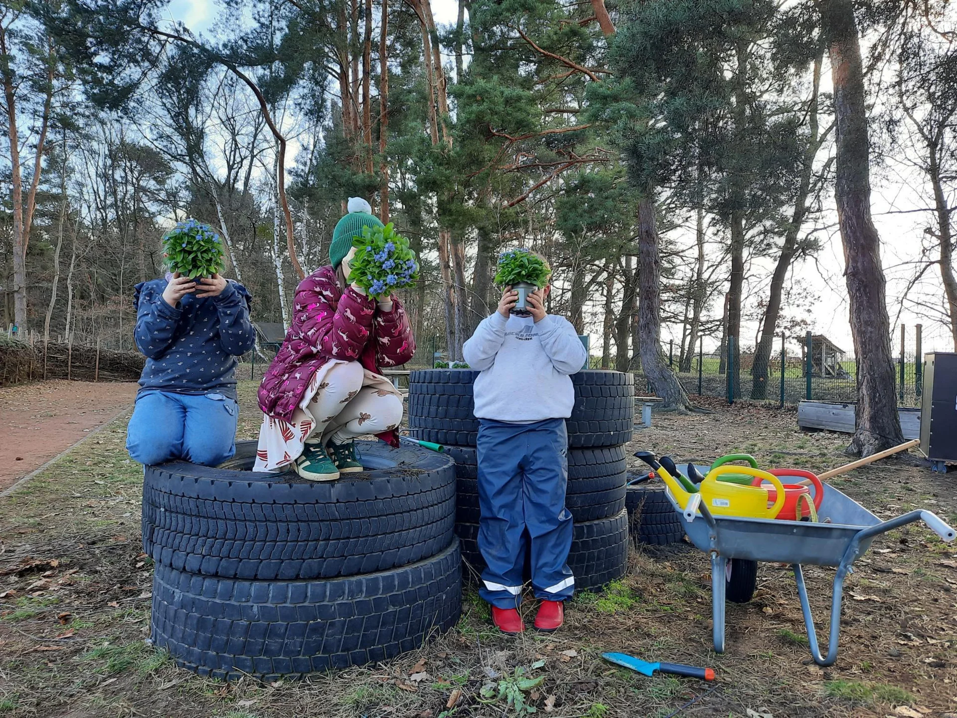 Pflanzaktion_Grundschule_am_Kiefernwald (1)